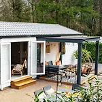 Natuurhuisje In Het Bos Met Rustige Ligging En Ruime Tuin Stijlvol Ingericht Stayatsas Sam *