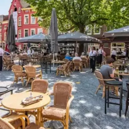 Stayatsas Sam, Middenin Het Bos, Kindvriendelijk, Stijlvol Ingericht, Parkeren Naast Het Huisje,veel Privacy, Ruime Tuin Holiday home