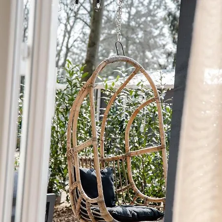 度假居 Stayatsas Sam, Middenin Het Bos, Kindvriendelijk, Stijlvol Ingericht, Parkeren Naast Het Huisje,veel Privacy, Ruime Tuin