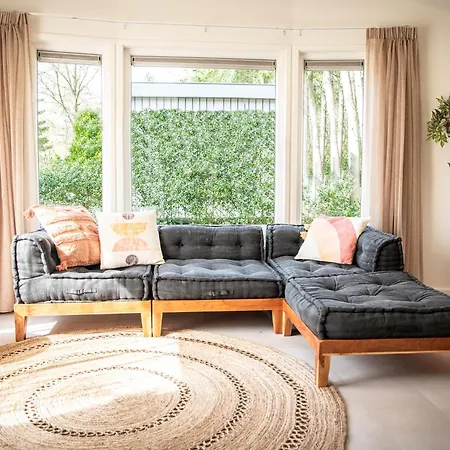 Stayatsas Sam, Middenin Het Bos, Kindvriendelijk, Stijlvol Ingericht, Parkeren Naast Het Huisje,veel Privacy, Ruime Tuin