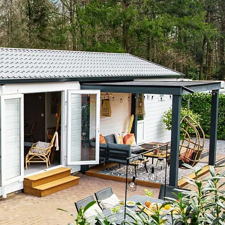 Stayatsas Sam, Middenin Het Bos, Kindvriendelijk, Stijlvol Ingericht, Parkeren Naast Het Huisje,veel Privacy, Ruime Tuin *