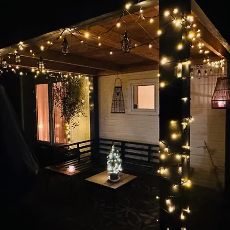 Stayatsas Sam, Luxe Boshuis Met Veranda