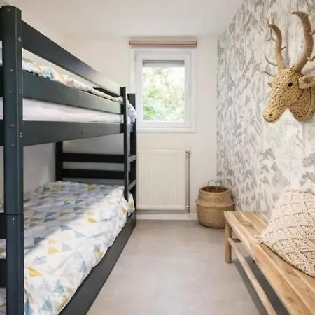 بيت للعطل Natuurhuisje In Het Bos Met Rustige Ligging En Ruime Tuin Stijlvol Ingericht Stayatsas Sam إبّ