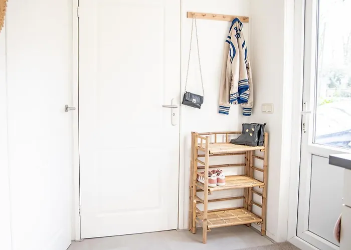 Stayatsas Sam, Middenin Het Bos, Kindvriendelijk, Stijlvol Ingericht, Parkeren Naast Het Huisje,veel Privacy, Ruime Tuin Dom wakacyjny