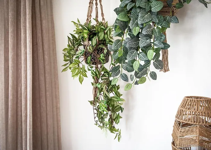 Stayatsas Sam, Middenin Het Bos, Kindvriendelijk, Stijlvol Ingericht, Parkeren Naast Het Huisje,veel Privacy, Ruime Tuin Semesterbostad *