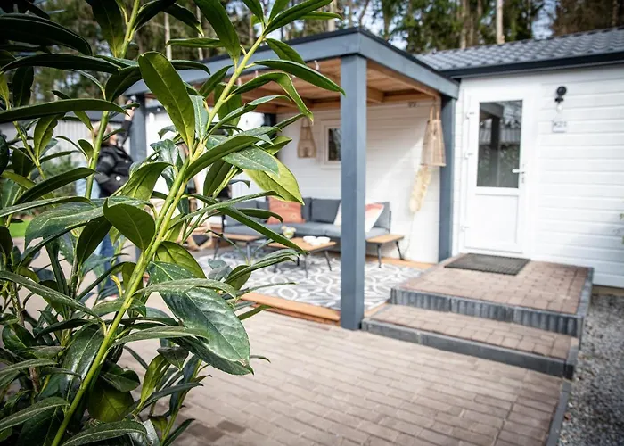 Stayatsas Sam, Middenin Het Bos, Kindvriendelijk, Stijlvol Ingericht, Parkeren Naast Het Huisje,veel Privacy, Ruime Tuin Semesterbostad *