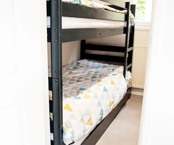 Semesterbostad Stayatsas Sam, Middenin Het Bos, Kindvriendelijk, Stijlvol Ingericht, Parkeren Naast Het Huisje,veel Privacy, Ruime Tuin Epe