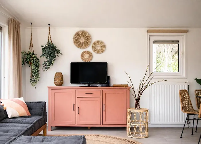 Natuurhuisje In Het Bos Met Rustige Ligging En Ruime Tuin Stijlvol Ingericht Stayatsas Sam Holiday home *