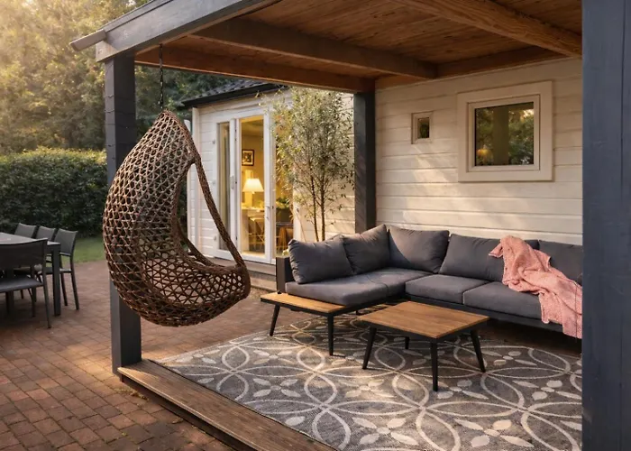 בית נופש Stayatsas Sam, Middenin Het Bos, Kindvriendelijk, Stijlvol Ingericht, Parkeren Naast Het Huisje,veel Privacy, Ruime Tuin