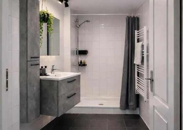 Natuurhuisje In Het Bos Met Rustige Ligging En Ruime Tuin Stijlvol Ingericht Stayatsas Sam Holiday home *