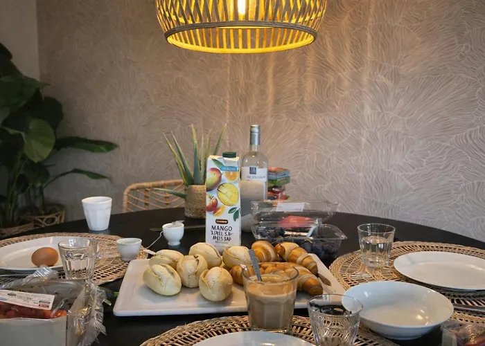 Natuurhuisje In Het Bos Met Rustige Ligging En Ruime Tuin Stijlvol Ingericht Stayatsas Sam Holiday home