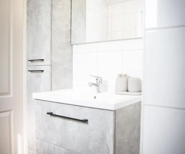 Stayatsas Sam, Middenin Het Bos, Kindvriendelijk, Stijlvol Ingericht, Parkeren Naast Het Huisje,veel Privacy, Ruime Tuin * Epe