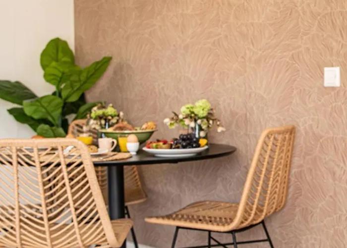 Stayatsas Sam, Middenin Het Bos, Kindvriendelijk, Stijlvol Ingericht, Parkeren Naast Het Huisje,veel Privacy, Ruime Tuin Сasa de vacaciones