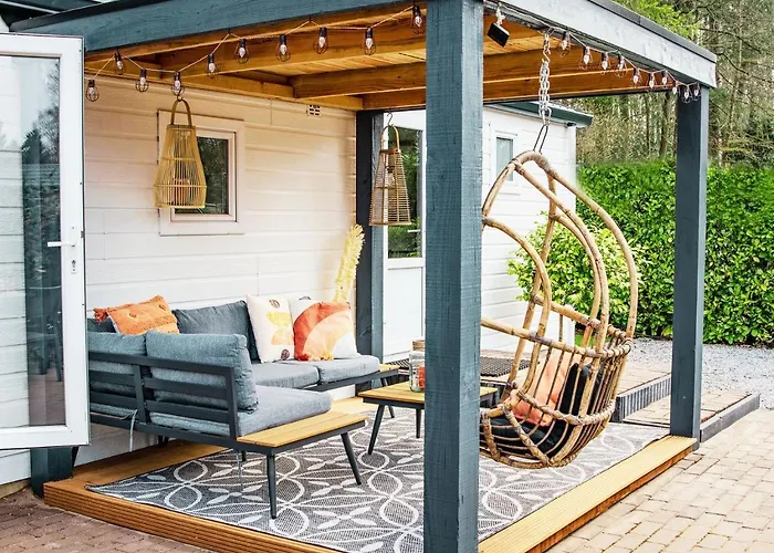 Сasa de vacaciones Stayatsas Sam, Middenin Het Bos, Kindvriendelijk, Stijlvol Ingericht, Parkeren Naast Het Huisje,veel Privacy, Ruime Tuin